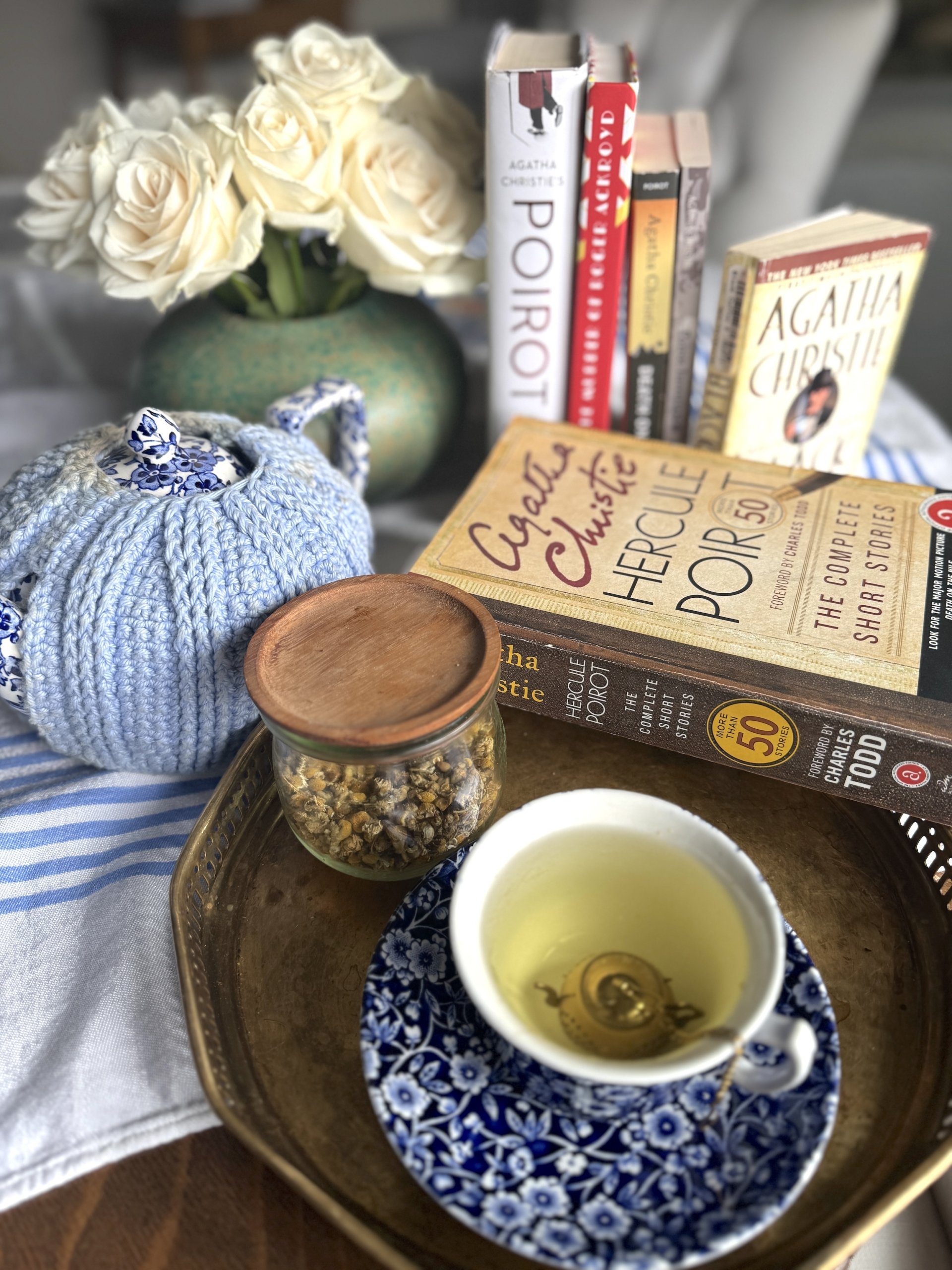 Chamoilleteapoirotbooksteacozy