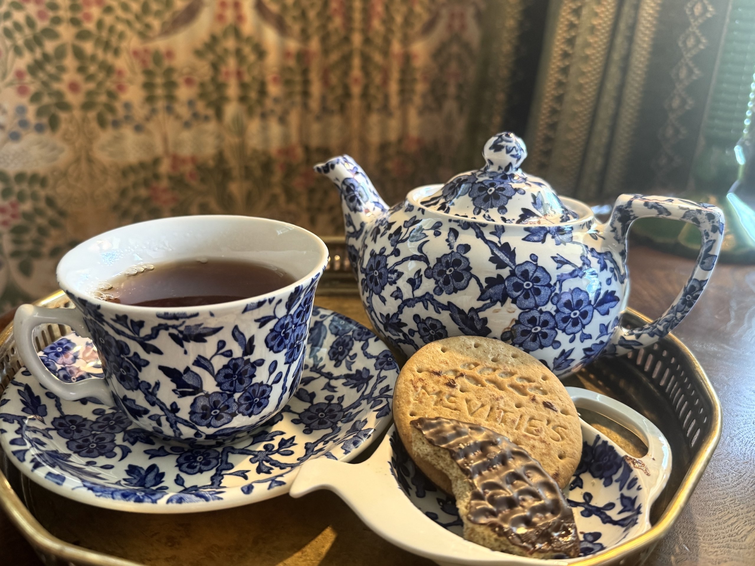 Teacupdigestifteapottray